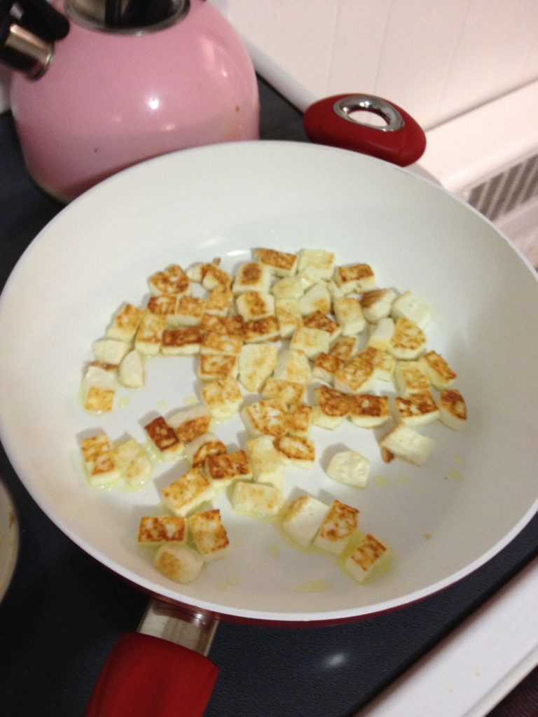 frying paneer cubes